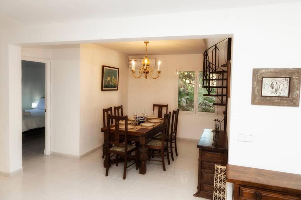 Villa Cecylia Khu nghỉ mát Khu nghỉ mát Es Canutells Ngoại thất bức ảnh